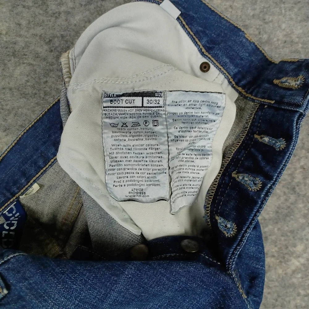 H&M Divided Jeans Mens 30x32 Boot Cut Button Fly Mid Rise Faded Whiskers Indigo - Picture 6 of 7